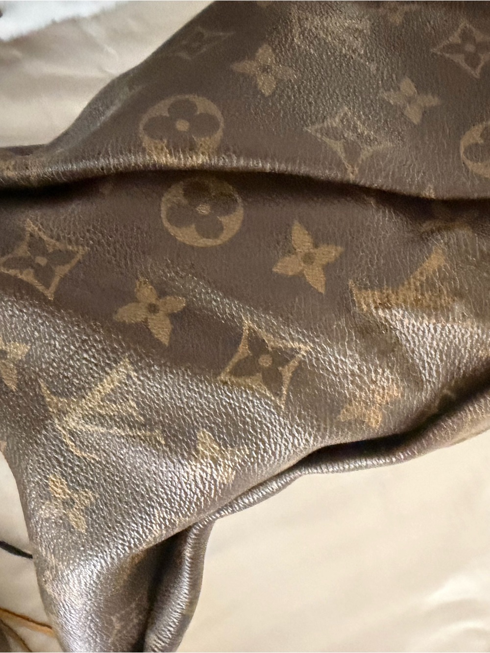 Louis Vuitton Monogram Canvas Shoulder Hobo in Brown with Tan Handle - Picture 8 of 15